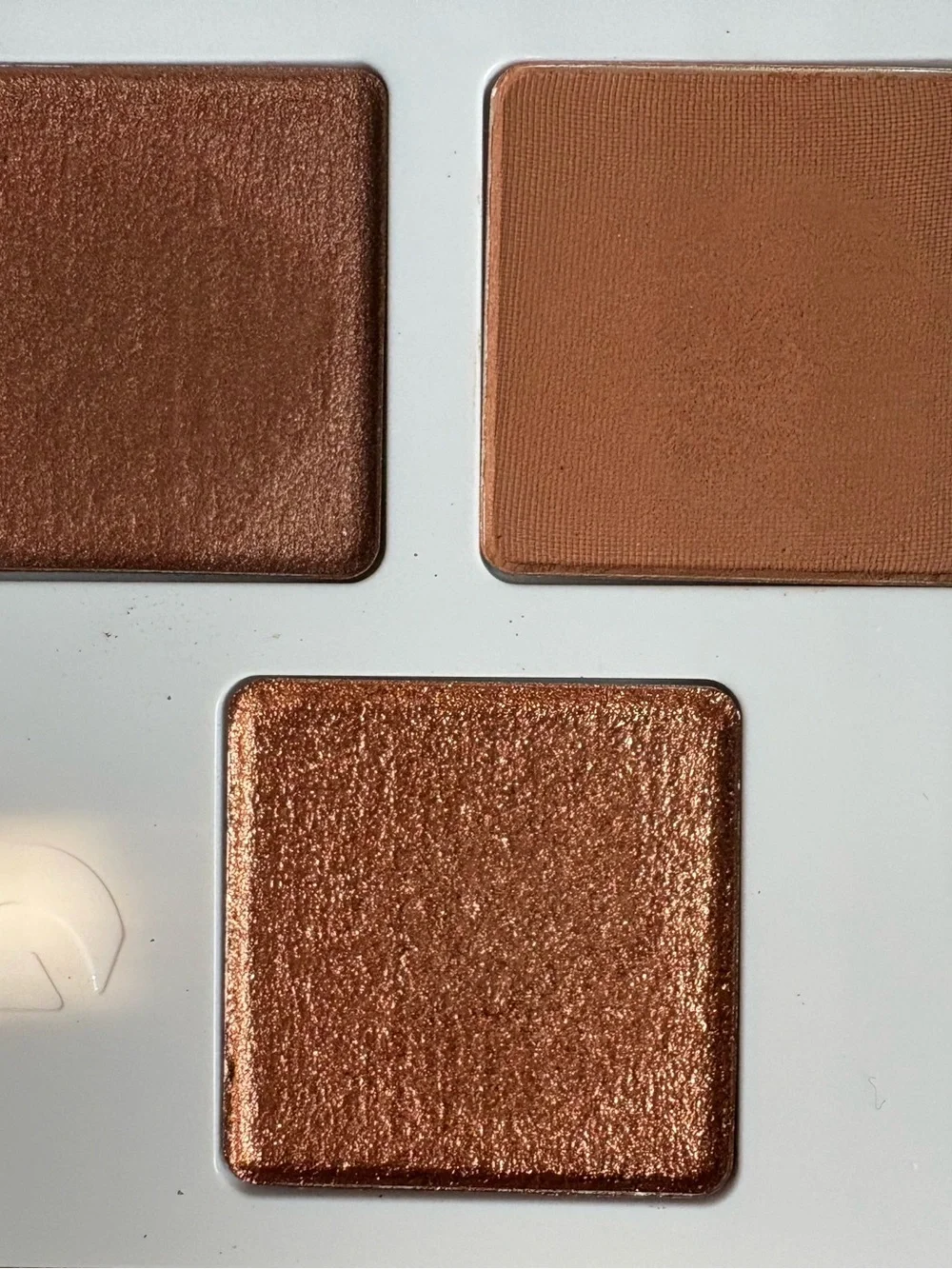 NWOT Glossier Monochromes Essential Eyeshadow in Teak